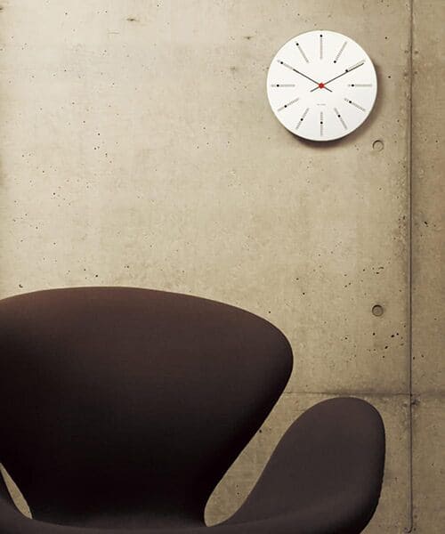 色あせることのないデザイン。ROSENDAHL(ローゼンダール)Arne Jacobsen Bankers Wall Clock 29cm 43640