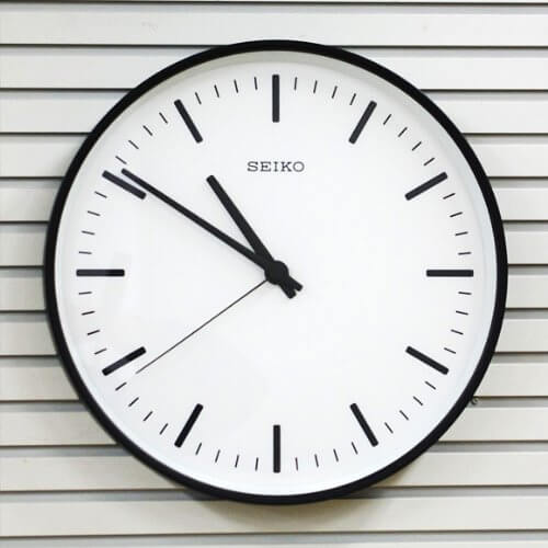 シンプルイズベスト。SEIKO（セイコー）スタンダードアナログクロック KX308K 