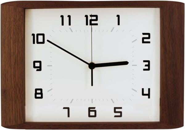 ウォールナットの重厚感。La Luz（ラ・ルース）RETRO Clock（レトロクロック）108960