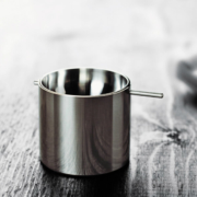 名作の存在感。stelton（ステルトン）Cylinda-Line（シリンダライン）AJボルビングアッシュトレイ