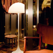 Panthella（パンテラ）フロア