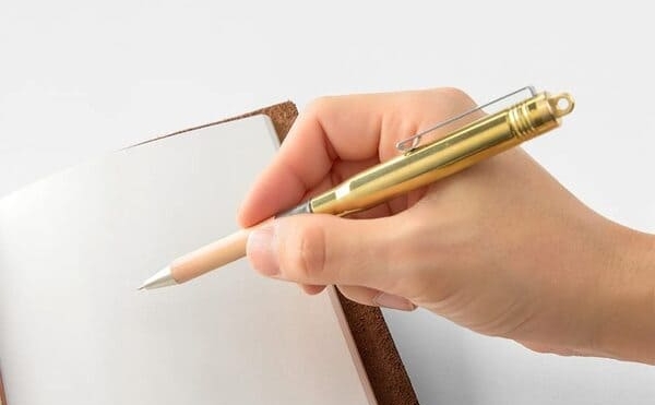 手帳にもおすすめ！おしゃれで携帯に便利な小さいボールペン10選