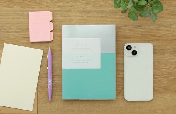 上品なペールトーン。HIGHTIDE（ハイタイド）Claire（クレア）B6 ウィークリー ブロック