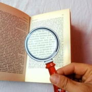 KIKKERLAND(キッカーランド)Fresnel Bookmark Magnifier(フレネルブックマークマグニファー)