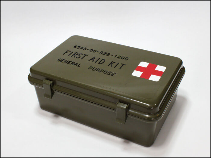 アメリカ軍からの放出品。MILITARY U.S. FIRST AID KIT BOX SURPLUS DEADSTOCK