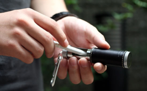 喫煙者必携！革製や金属製などのおしゃれな携帯灰皿10選