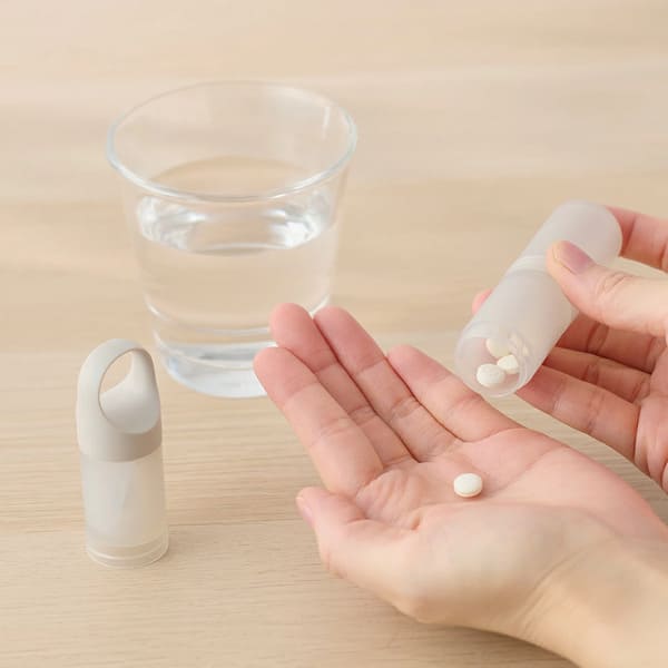 3段構造がポイント。KEYUCA（ケユカ）スティックタイプのピルケースのイメージ画像