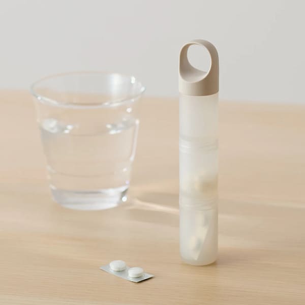 3段構造がポイント。KEYUCA（ケユカ）スティックタイプのピルケース