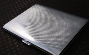 煙草の収納におすすめ。金属や革製のおしゃれなシガレットケース