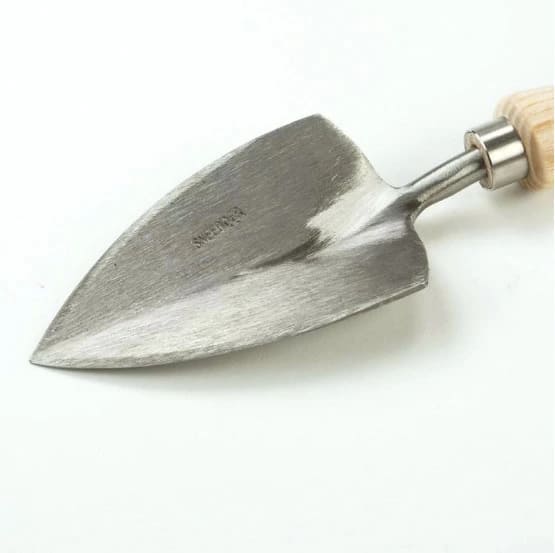 王室も認める品質。SNEEBOER(スネーブール)Transplanting Trowel(トランスプランティング トゥラアル) 小 のイメージ画像