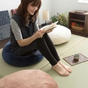 床座に最適。おしゃれな座布団やシートクッションおすすめ10選