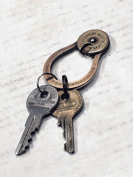 レトロなミニマルアイテム。CANDY DESIGN & WORKS（キャンディ デザイン＆ワークス）DOLPHY（ドルフィー）Key Ring