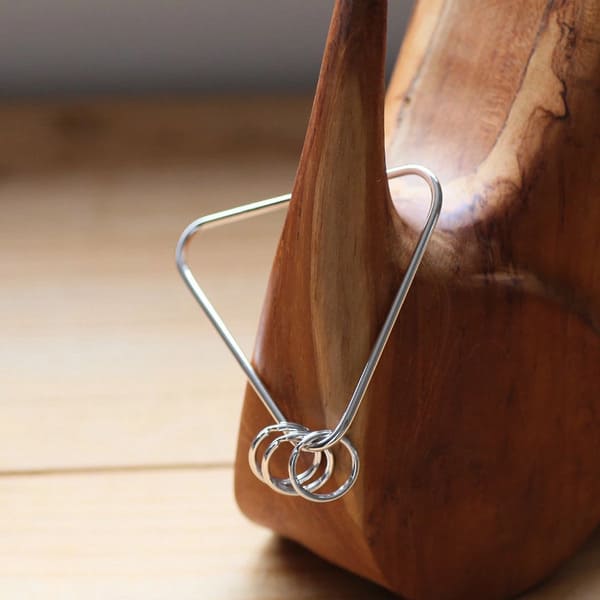 おしゃれな三角。BYOKA（ビョーカ）H0103 KEY RING HOLDER キーリング ホルダー