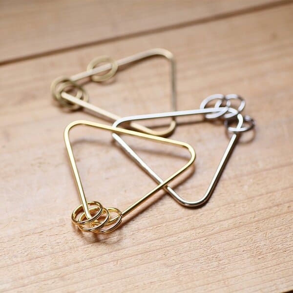おしゃれな三角。BYOKA（ビョーカ）H0103 KEY RING HOLDER キーリング ホルダーのイメージ画像