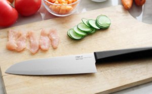 料理が楽しくなるおしゃれなデザイン。日本製のおすすめ三徳包丁