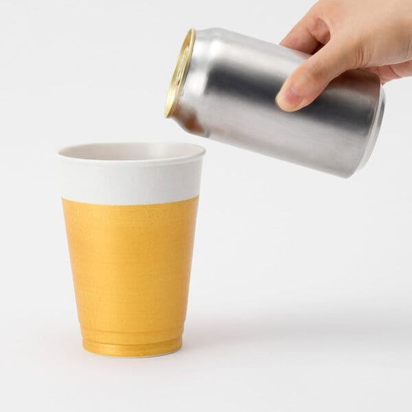汎用性の高い陶器のグラスのイメージ画像