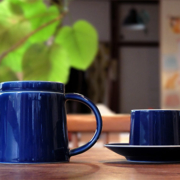 白山陶器のＭ型カップ＆ソーサーとポットでブレイクタイム