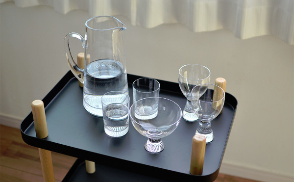 食卓をエレガントに演出する海外ブランドのガラスのコップ