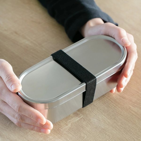 シンプルでも充実の機能。工房アイザワ 小判型ランチボックス