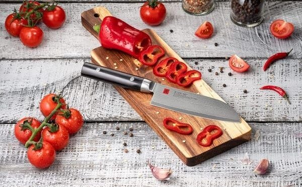 職人のこだわりが詰まった日本製。高級三徳包丁おすすめ10選