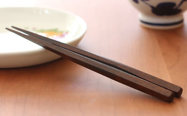 職人の技で作られた使いやすく高級感のある美しい箸