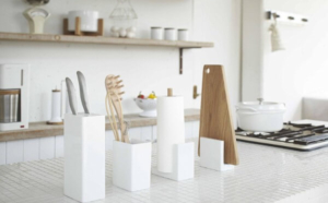 倒れない安心感。ストレスフリーなキッチンツールスタンド