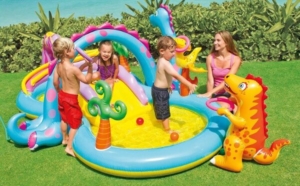 自宅で夏を満喫!家庭で楽しめるおすすめの大型ビニールプール
