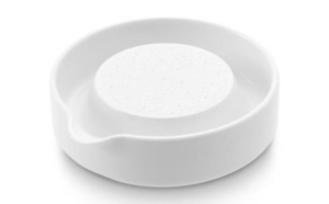 洗いやすくサビずに長く使える。セラミック製のおろし器