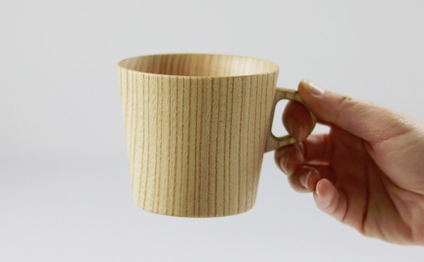 やさしいフォルムと滑らかな手触りが魅力の木製マグカップ Inzak