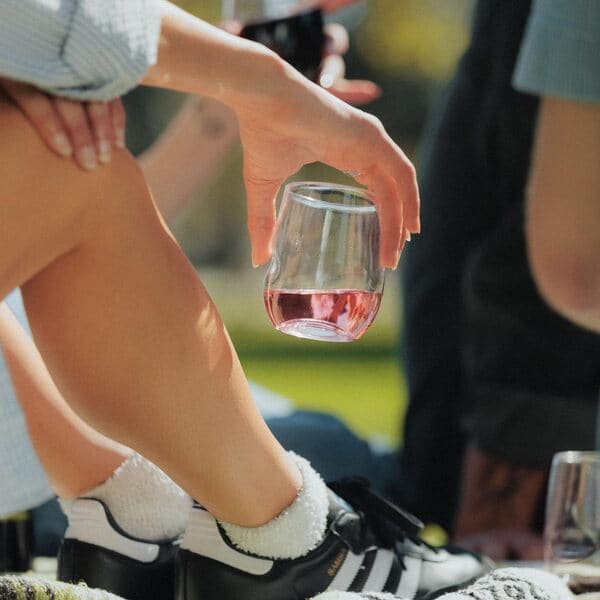 人間工学を元にデザイン。Govino(ゴヴィノ)Go Anywhere ワイングラスのイメージ画像