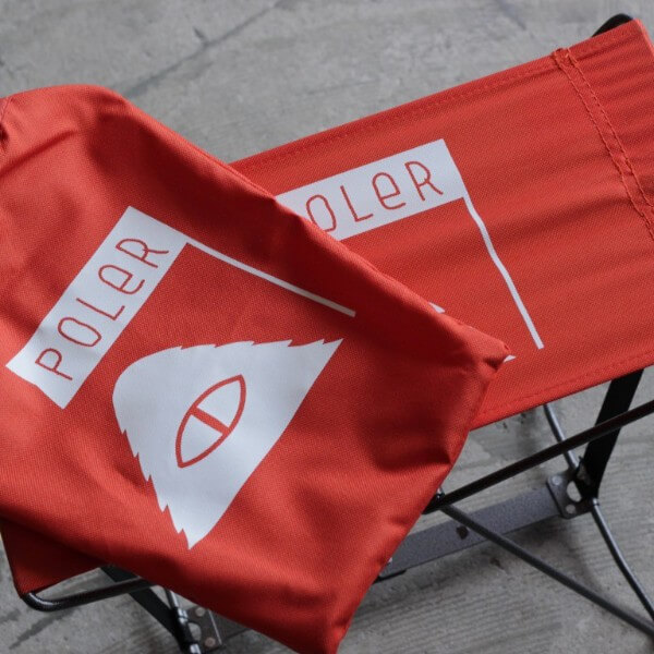 インパクトのある座面。POLeR（ポーラー）Cyclops Folding Chair（サイクロプスフォールディングチェア）のイメージ画像