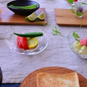 副菜やデザートなどいろいろ使える。食卓できらめくガラスの小鉢