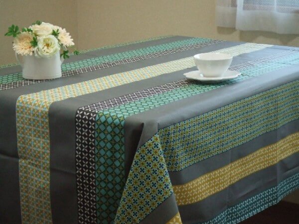 食卓をおしゃれに彩るテーブルクロスのタイプ別15選 - inzak