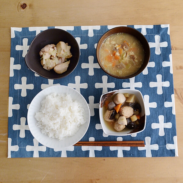 心和ますパターン柄。Kukshome（クックスホーム）プレイスマット