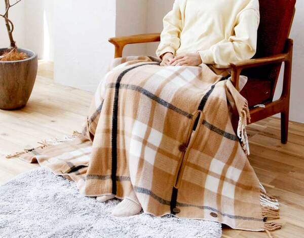 家事の最中でも使える。小泉成器（KOIZUMI）電気肩ひざ掛け KDH-50227