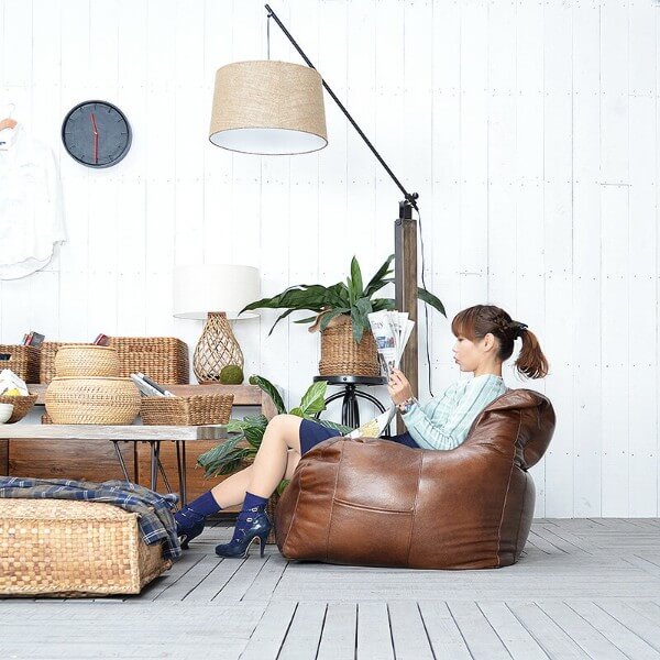 優れたインテリア性。PJ Furniture ボンボンソファ