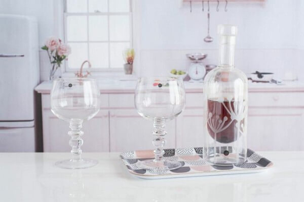 北欧のワイングラスは飽きのこない存在感が魅力のイメージ画像