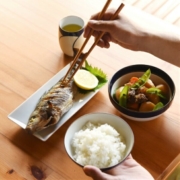 焼き魚や魚料理にぴったり おしゃれな魚皿で盛り付けよう Inzak