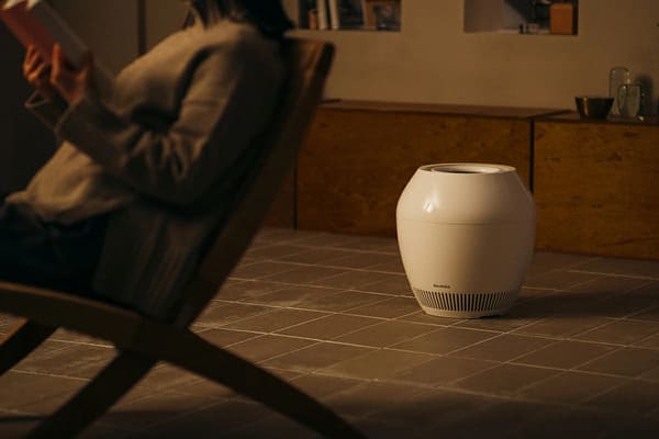 手に届く未来。BALMUDA（バルミューダ）気化式加湿器 Rain（レイン）Wi-Fiモデル AHM01JP-WHのイメージ画像