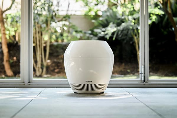 手に届く未来。BALMUDA（バルミューダ）気化式加湿器 Rain（レイン）Wi-Fiモデル AHM01JP-WH