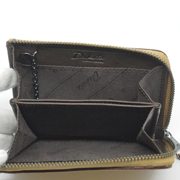 老舗の底力。Dakota BLACK LABEL（ダコタブラックレーベル） バレック パスケース付きコインケース 0627906のイメージ画像