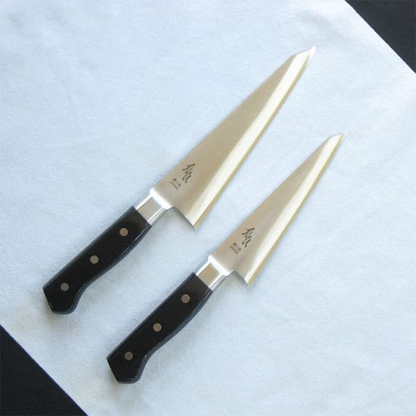 出刃と柳刃の良いとこ取り。ナガオ 魚さばき包丁