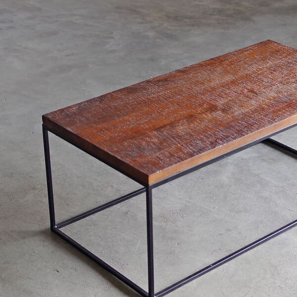 無垢材のテーブルを選ぶ際の注意点のイメージ画像