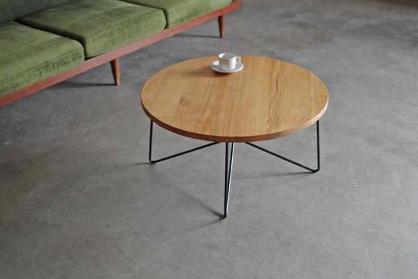 丸形のローテーブル。LIFE FURNITURE TH ASH LOW TABLE
