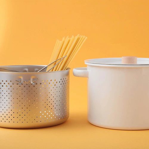 おしゃれなホーロー製。FORMLADY（フォームレディ）Kaico（カイコ）パスタパン K-011のイメージ画像