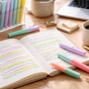 仕事も手帳も快適に。おしゃれで使いやすい蛍光ペンおすすめ